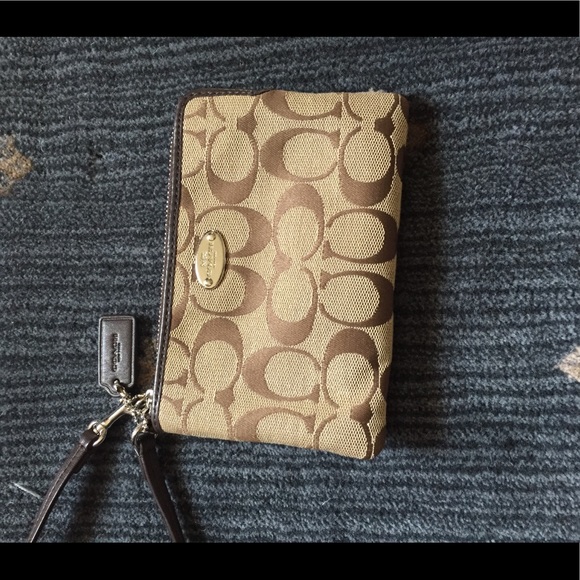 Coach Wristlet - Picture 1 of 6